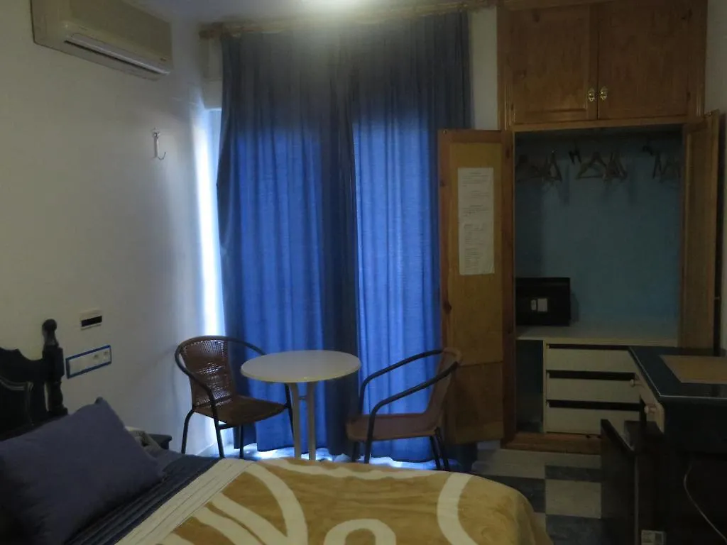 Hostal Puerto Genoves San Jose  Guest house