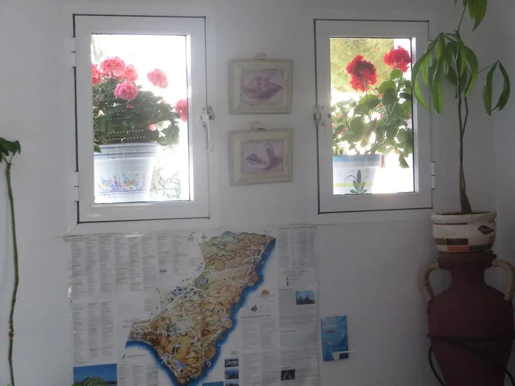 Hostal Puerto Genoves San José 2*,  Spanje